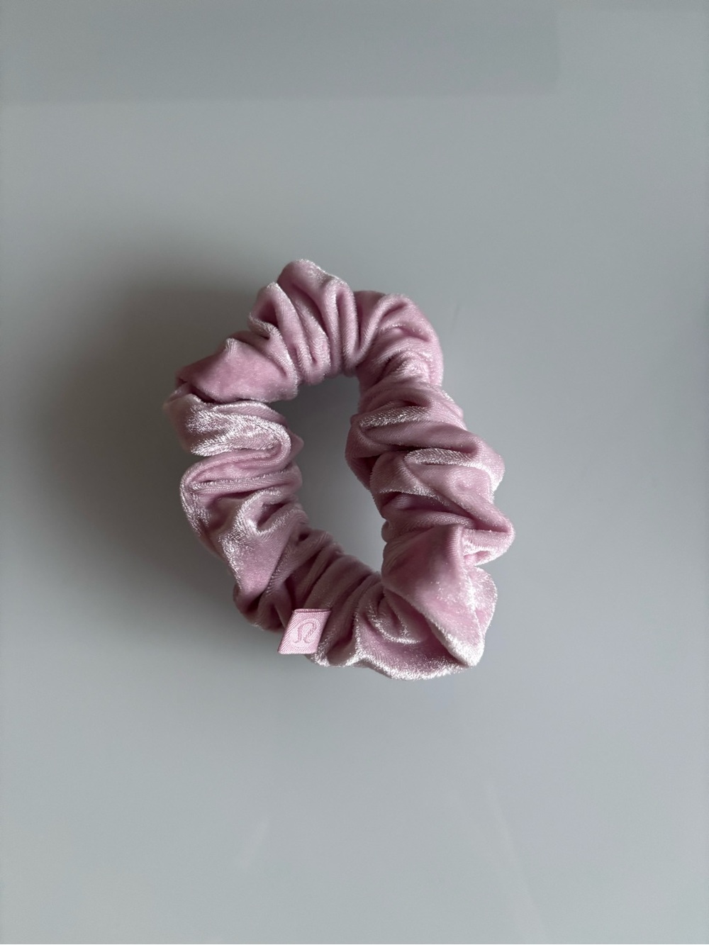 Lululemon Uplifting Scunchie Velvet Pink Peony